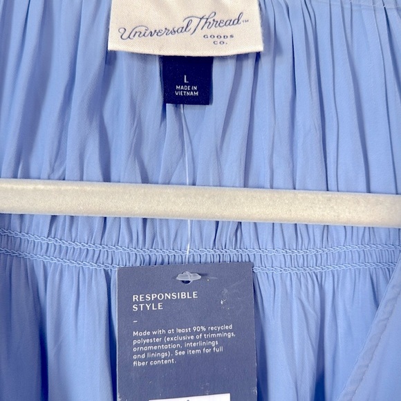 Universal Thread Blue Top with Elegant V-Neck and Gathered Details Size Large - Picture 5 of 7